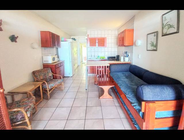 2 BEDROOM APARTMENT FOR SALE IN UVONGO BEACH